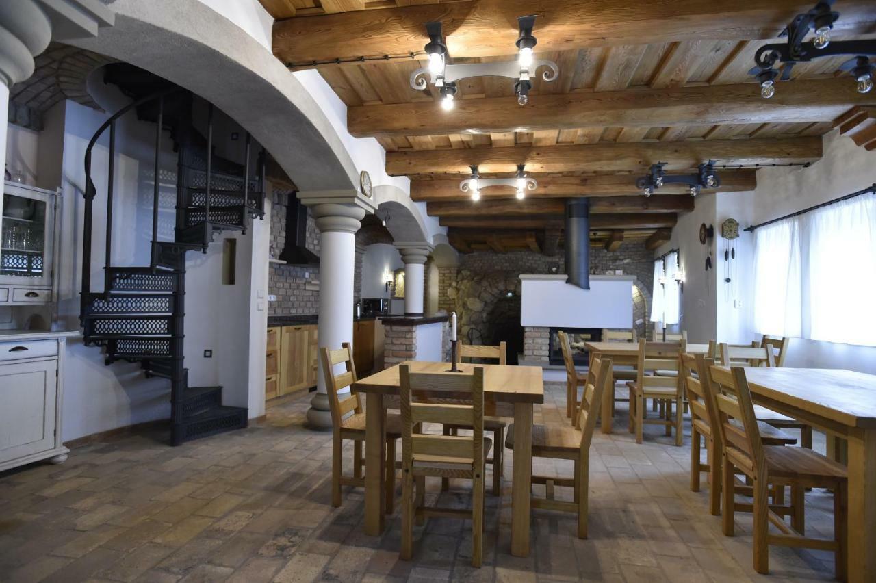 Penzion Dobré časy Valtice Exterior foto